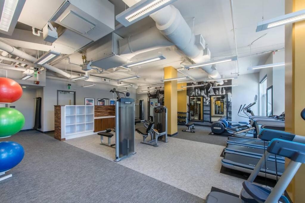 Wonderful 2Br Apartment At Crystal City Arlington Exteriör bild