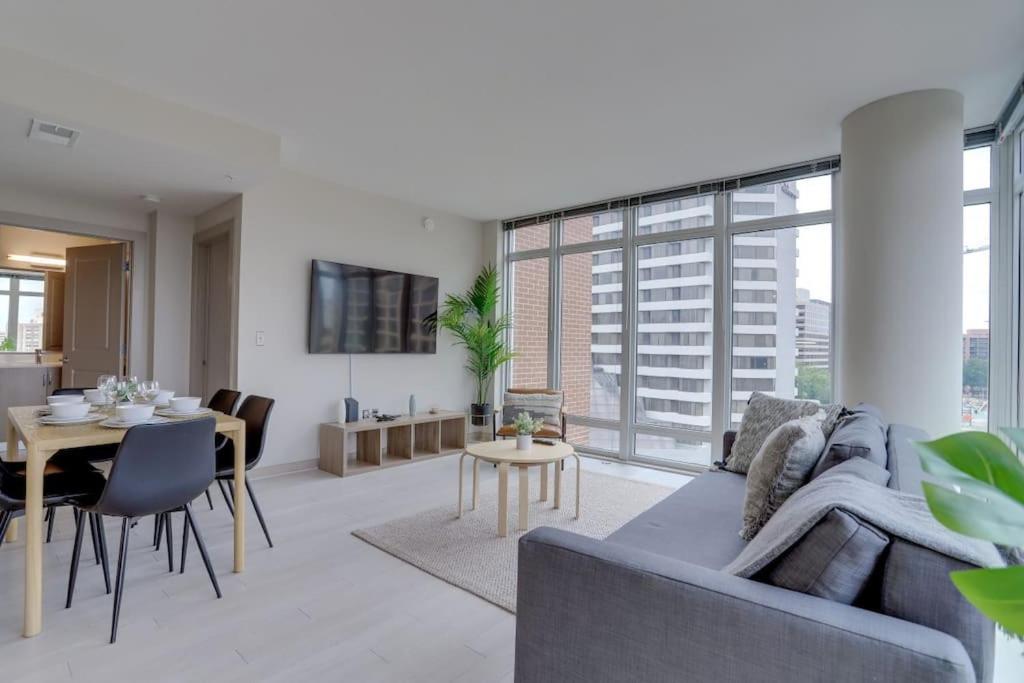 Wonderful 2Br Apartment At Crystal City Arlington Exteriör bild