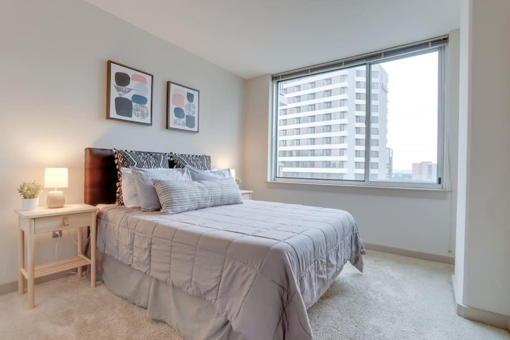 Wonderful 2Br Apartment At Crystal City Arlington Exteriör bild