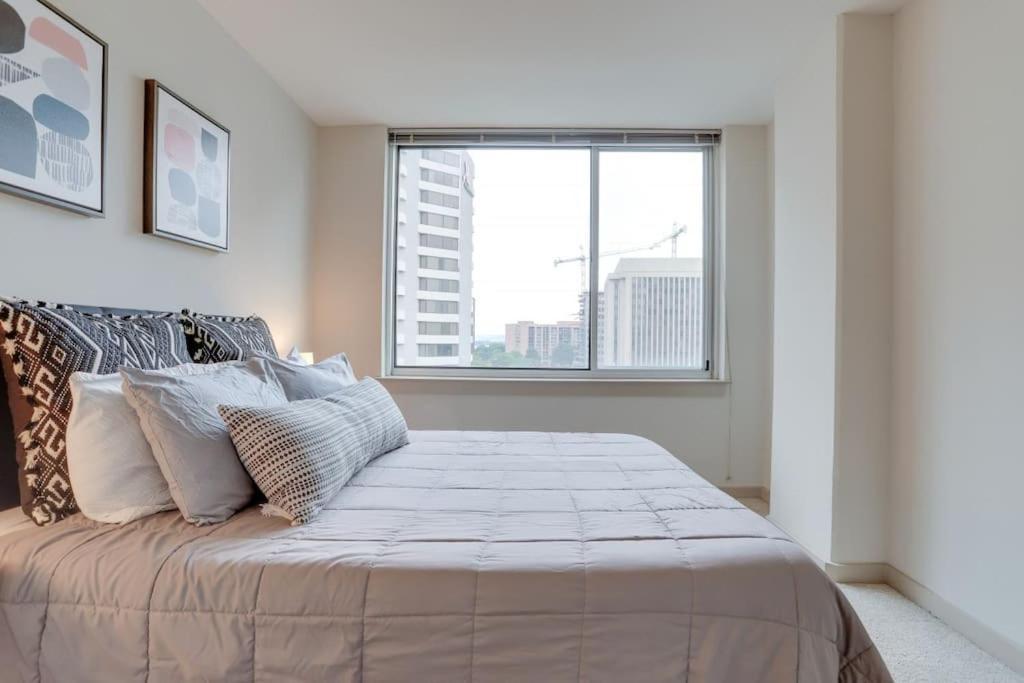Wonderful 2Br Apartment At Crystal City Arlington Exteriör bild